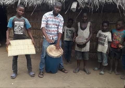 Imagem de Diplomata Civil Humanitário Capelão Amilcar Nhacudime em missão humanitária em Moçambique - Projeto Real Missão