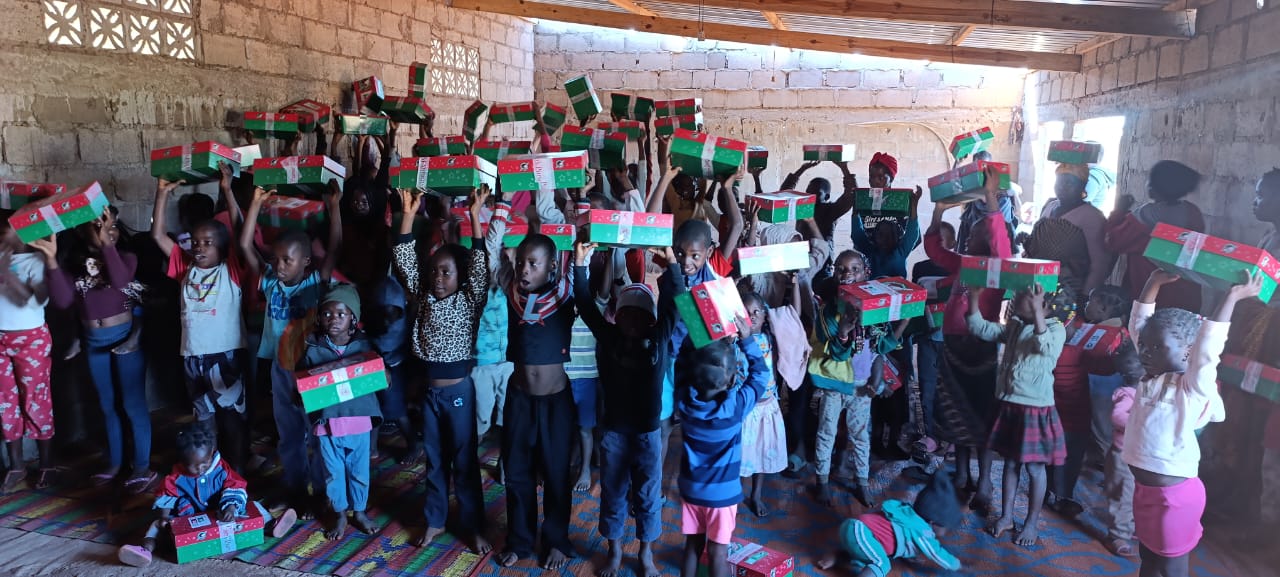 Imagem de Diplomata Civil Humanitário Capelão Amilcar Nhacudime em missão humanitária em Moçambique - Projeto Real Missão