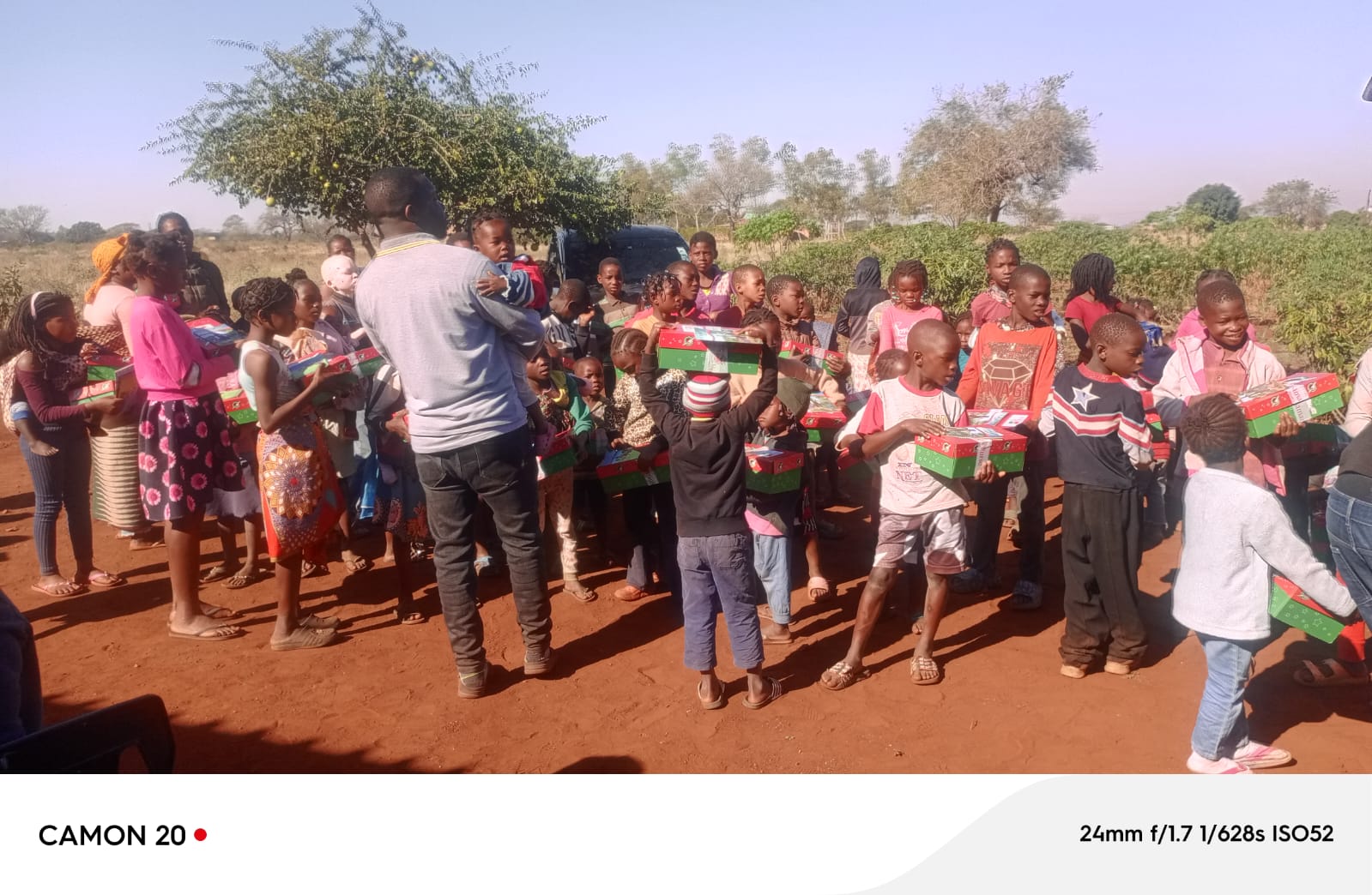 Imagem de Diplomata Civil Humanitário Capelão Amilcar Nhacudime em missão humanitária em Moçambique - Projeto Real Missão