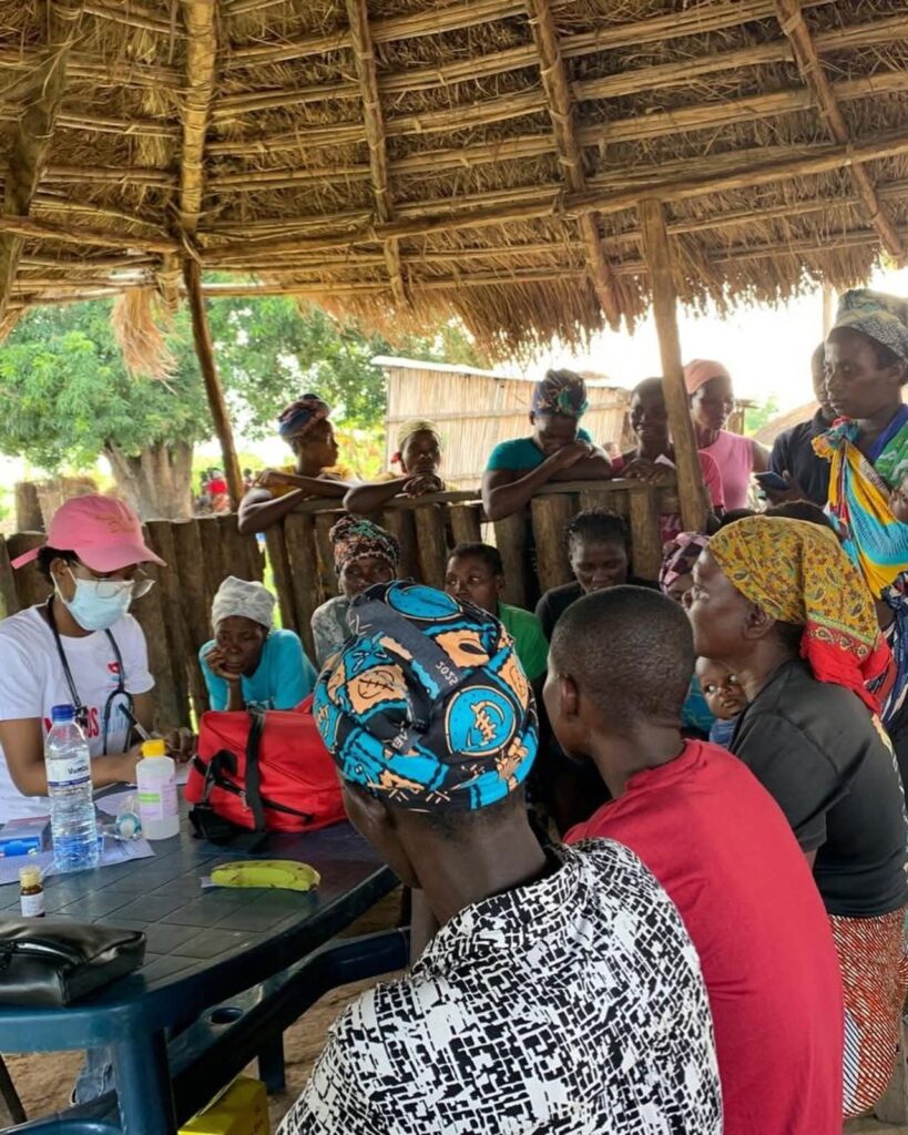 Imagem de Feira de Saúdeção humanitária na Província de Sofala, Distrito de Marromeu, na Vila de Nhassaua