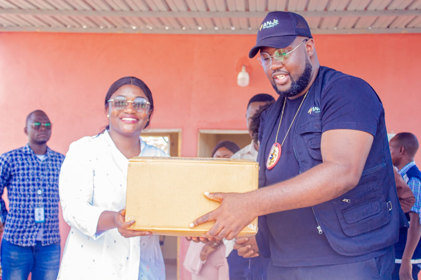 Civil Diplomat Alfredo Cumbi donates medicines to the Nhengo Community Medical Post in Gangula, Angola.