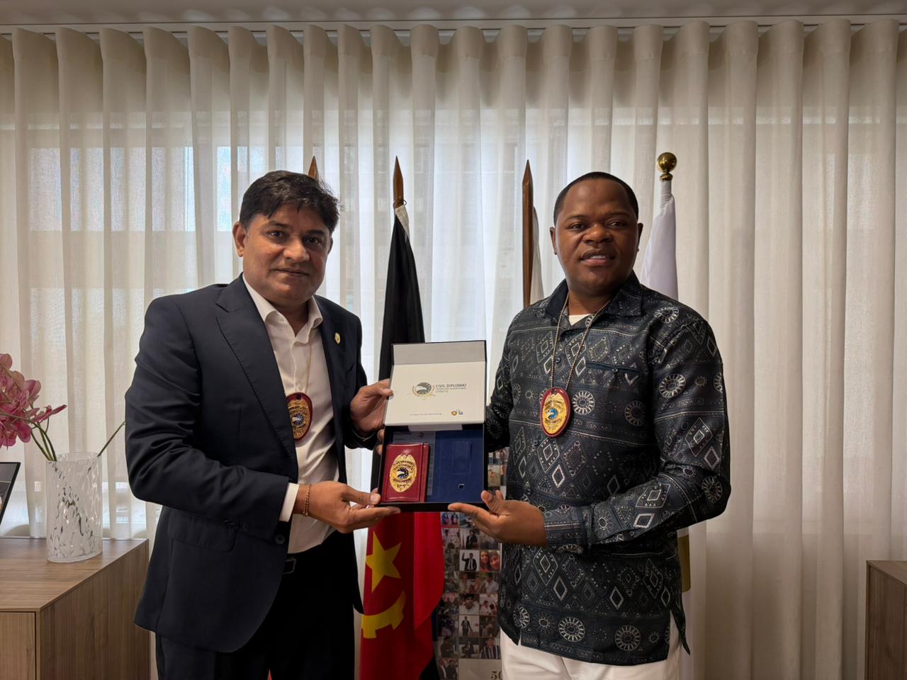 Nazim Charnia Diplomata Civil Humanitário com o Director de Angola Mário Jorge da Jethro International