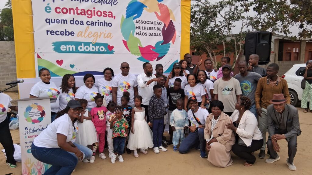 Ação Social Associação Mulheres de Mãos Dadas em Bita Santo Antonio Kilamba Angola Diplomata Civil Tomás Mumbundo.